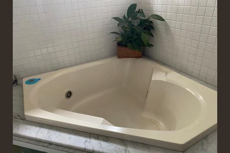 Casa à venda com 372m², 4 quartos e 5 vagas