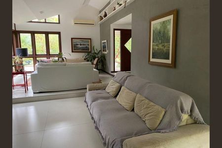 Casa à venda com 4 quartos, 372m² em Jacaré, Niterói