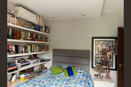 Casa à venda com 4 quartos, 372m² em Jacaré, Niterói