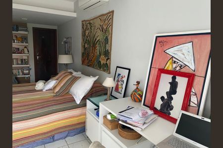 Casa à venda com 4 quartos, 372m² em Jacaré, Niterói