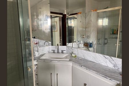 Casa à venda com 4 quartos, 372m² em Jacaré, Niterói