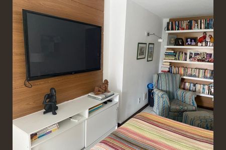 Casa à venda com 4 quartos, 372m² em Jacaré, Niterói