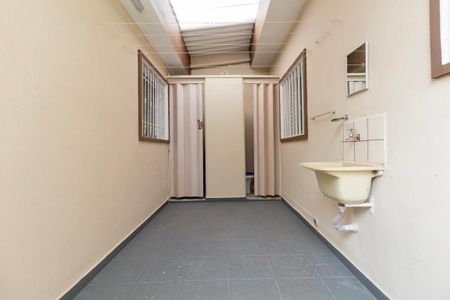 Casa à venda com 250m², 3 quartos e 4 vagasÁrea de Serviço