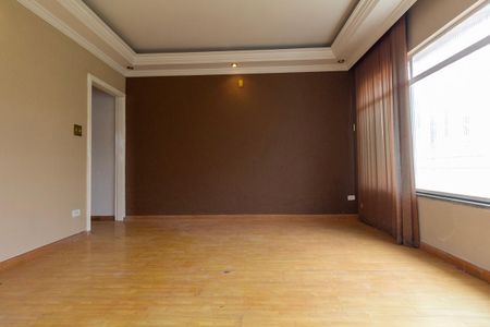 Casa à venda com 250m², 3 quartos e 4 vagasSala