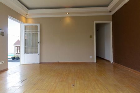 Casa à venda com 250m², 3 quartos e 4 vagasSala