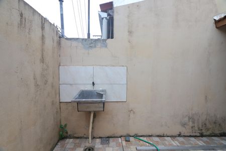 Casa de condomínio à venda com 46m², 2 quartos e 1 vagaFundos