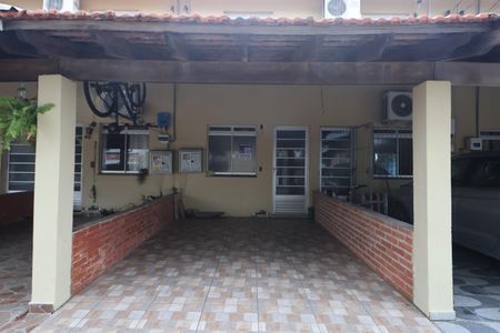 Casa de condomínio à venda com 46m², 2 quartos e 1 vagaGaragem