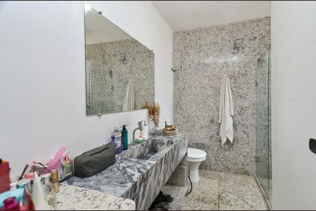 Apartamento para alugar com 200m², 3 quartos e 2 vagas Apartamento para alugar com 200m², 3 quartos e 2 vagasBanheiro Social