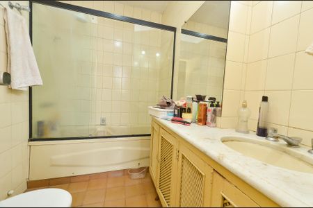 Apartamento para alugar com 200m², 3 quartos e 2 vagas Apartamento para alugar com 200m², 3 quartos e 2 vagasBanheiro Suíte