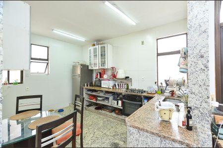 Apartamento para alugar com 200m², 3 quartos e 2 vagas Apartamento para alugar com 200m², 3 quartos e 2 vagasCozinha