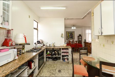 Apartamento para alugar com 200m², 3 quartos e 2 vagas Apartamento para alugar com 200m², 3 quartos e 2 vagasCozinha