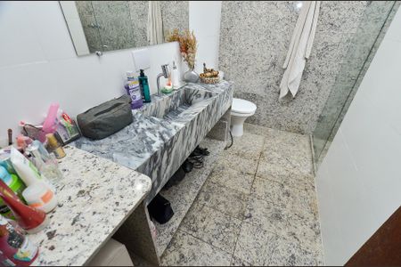 Apartamento para alugar com 200m², 3 quartos e 2 vagas Apartamento para alugar com 200m², 3 quartos e 2 vagasBanheiro Social