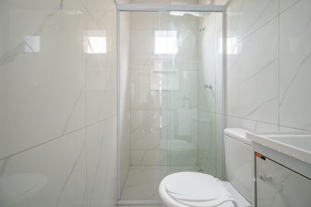 Banheiro de kitnet/studio para alugar com 1 quarto, 15m² em Jardim Oriental, São Paulo