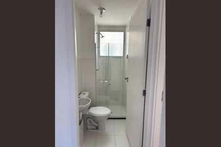 Banheiro de apartamento para alugar com 2 quartos, 42m² em Trindade, São Gonçalo