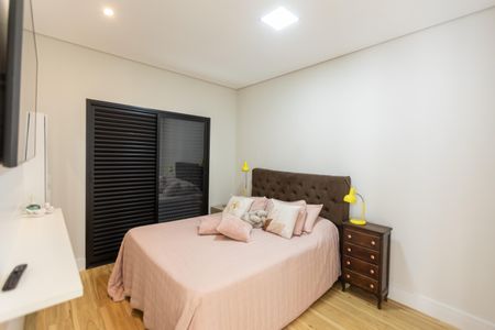 Casa de condomínio à venda com 235m², 3 quartos e 4 vagasSuíte 2