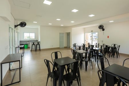 Casa de condomínio à venda com 235m², 3 quartos e 4 vagasÁrea Comum - Salão de Festas