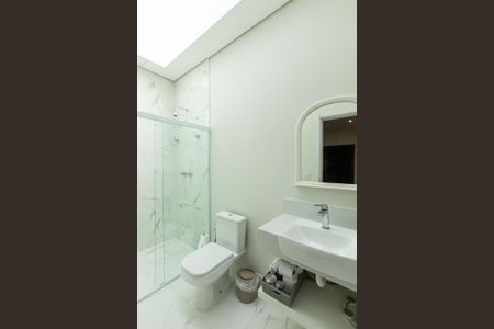 Casa de condomínio à venda com 235m², 3 quartos e 4 vagasBanheiro da Suíte 2