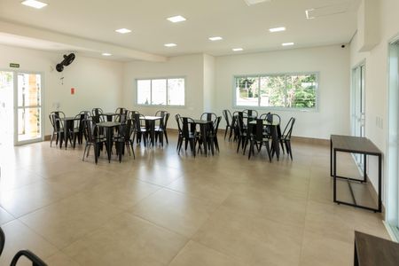 Casa de condomínio à venda com 235m², 3 quartos e 4 vagasÁrea Comum - Salão de Festas