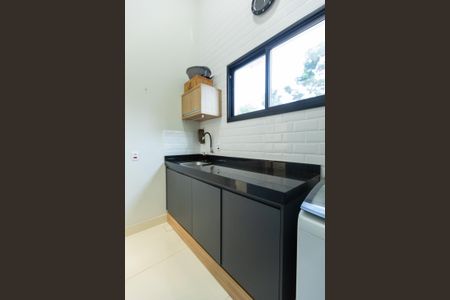 Casa de condomínio à venda com 235m², 3 quartos e 4 vagasÁrea de Serviço