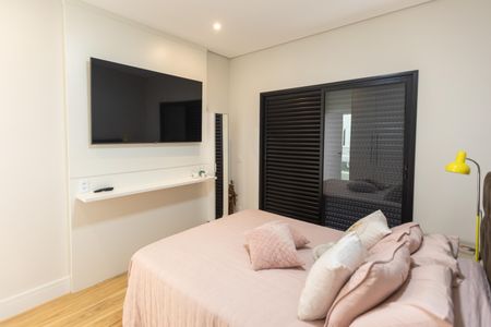 Casa de condomínio à venda com 235m², 3 quartos e 4 vagasSuíte 2