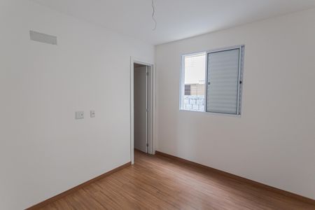 Suíte de apartamento à venda com 2 quartos, 68m² em Vila Paris, Belo Horizonte