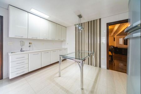 Apartamento para alugar com 188m², 3 quartos e 3 vagasCozinha 