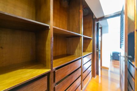 Apartamento para alugar com 188m², 3 quartos e 3 vagasCloset do quarto 1