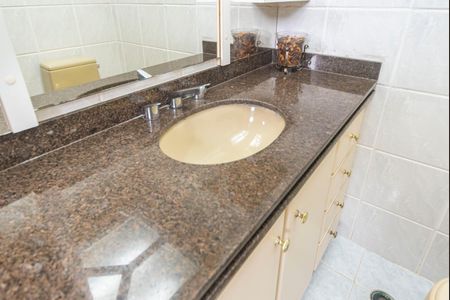 Apartamento para alugar com 188m², 3 quartos e 3 vagasBanheiro do Quarto 2