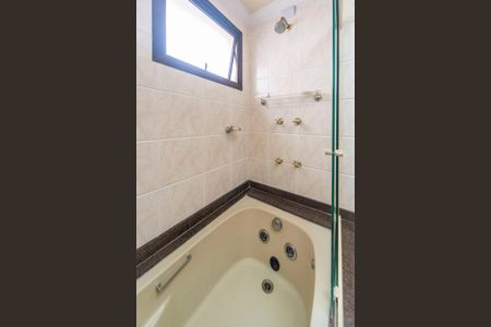 Apartamento para alugar com 188m², 3 quartos e 3 vagasBanheiro do Quarto 3