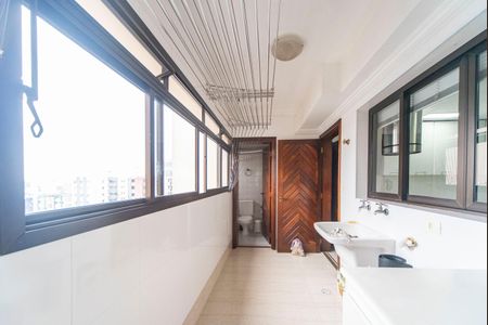 Apartamento para alugar com 188m², 3 quartos e 3 vagasÁrea de Serviço