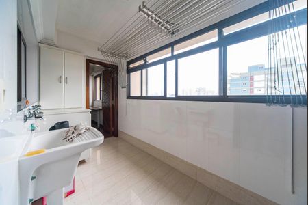 Apartamento para alugar com 188m², 3 quartos e 3 vagasÁrea de Serviço