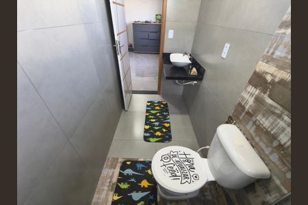 Casa de condomínio à venda com 389m², 4 quartos e 5 vagas Casa de condomínio à venda com 389m², 4 quartos e 5 vagasBanheiro Suite 2