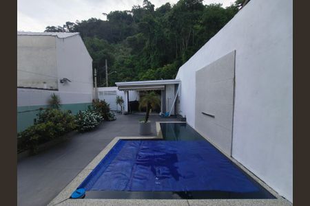 Casa de condomínio à venda com 389m², 4 quartos e 5 vagas Casa de condomínio à venda com 389m², 4 quartos e 5 vagasPiscina / Area Gourmet / Varanda