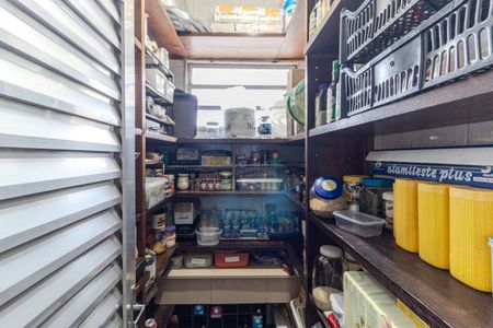 Apartamento à venda com 280m², 5 quartos e 5 vagasDespensa