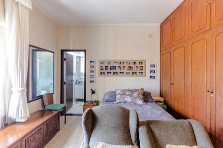 Apartamento à venda com 280m², 5 quartos e 5 vagasSuíte 2