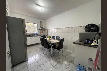 Casa à venda com 120m², 2 quartos e 2 vagasCozinha