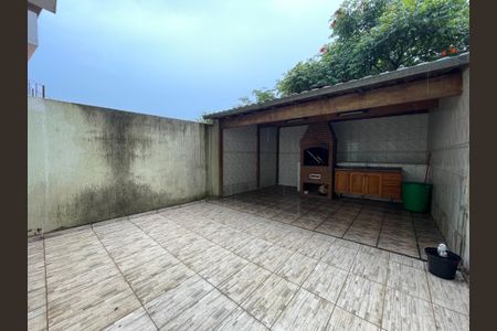 Casa à venda com 120m², 2 quartos e 2 vagasQuintal