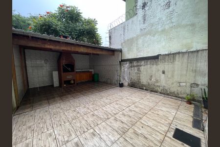 Casa à venda com 120m², 2 quartos e 2 vagasQuintal