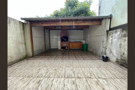 Casa à venda com 120m², 2 quartos e 2 vagasQuintal