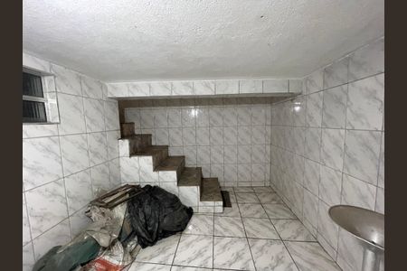 Casa à venda com 120m², 2 quartos e 2 vagasPorão