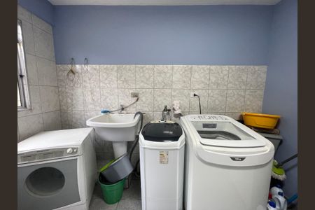 Casa à venda com 120m², 2 quartos e 2 vagasÁrea de Serviço