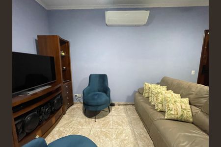 Casa à venda com 120m², 2 quartos e 2 vagasSala