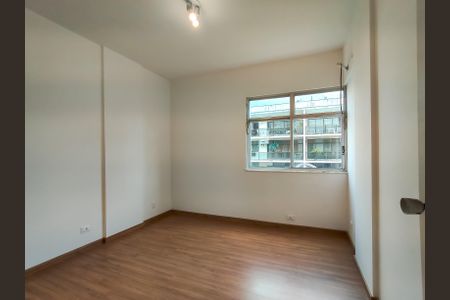 Apartamento à venda com 125m², 3 quartos e 1 vaga Apartamento à venda com 125m², 3 quartos e 1 vagaSuíte