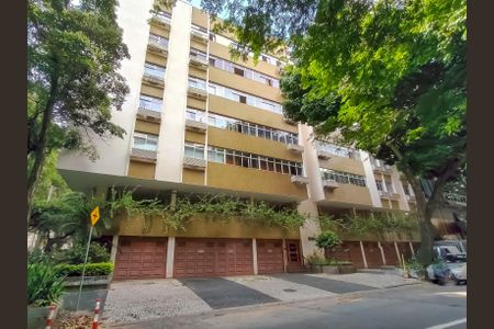 Apartamento à venda com 125m², 3 quartos e 1 vaga Apartamento à venda com 125m², 3 quartos e 1 vagaFachada e portaria