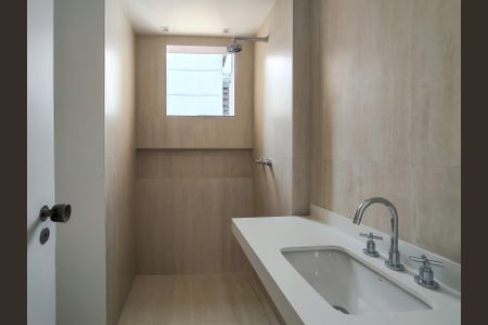 Apartamento à venda com 125m², 3 quartos e 1 vaga Apartamento à venda com 125m², 3 quartos e 1 vagaBanheiro da Suíte