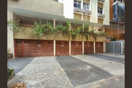Apartamento à venda com 125m², 3 quartos e 1 vaga Apartamento à venda com 125m², 3 quartos e 1 vagaFachada e portaria