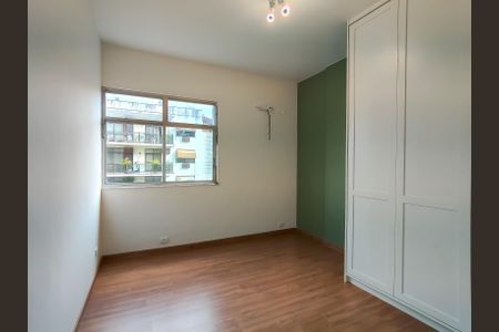 Apartamento à venda com 125m², 3 quartos e 1 vaga Apartamento à venda com 125m², 3 quartos e 1 vagaQuarto 2