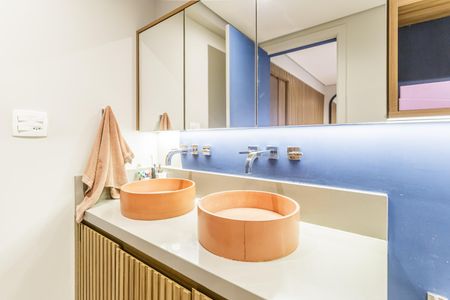 Apartamento à venda com 105m², 2 quartos e 1 vagaBanheiro da Suíte