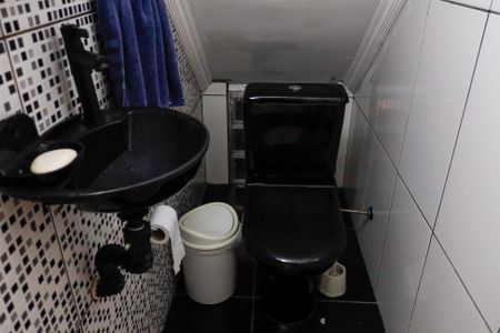 Casa à venda com 250m², 4 quartos e 3 vagas Casa à venda com 250m², 4 quartos e 3 vagaslavabo