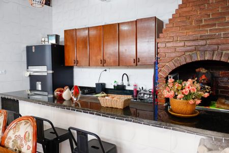 Casa à venda com 250m², 4 quartos e 3 vagas Casa à venda com 250m², 4 quartos e 3 vagasÁrea comum